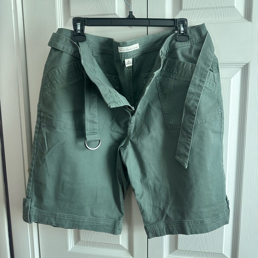 Gloria Vanderbilt Olive Cargo Shorts for Men